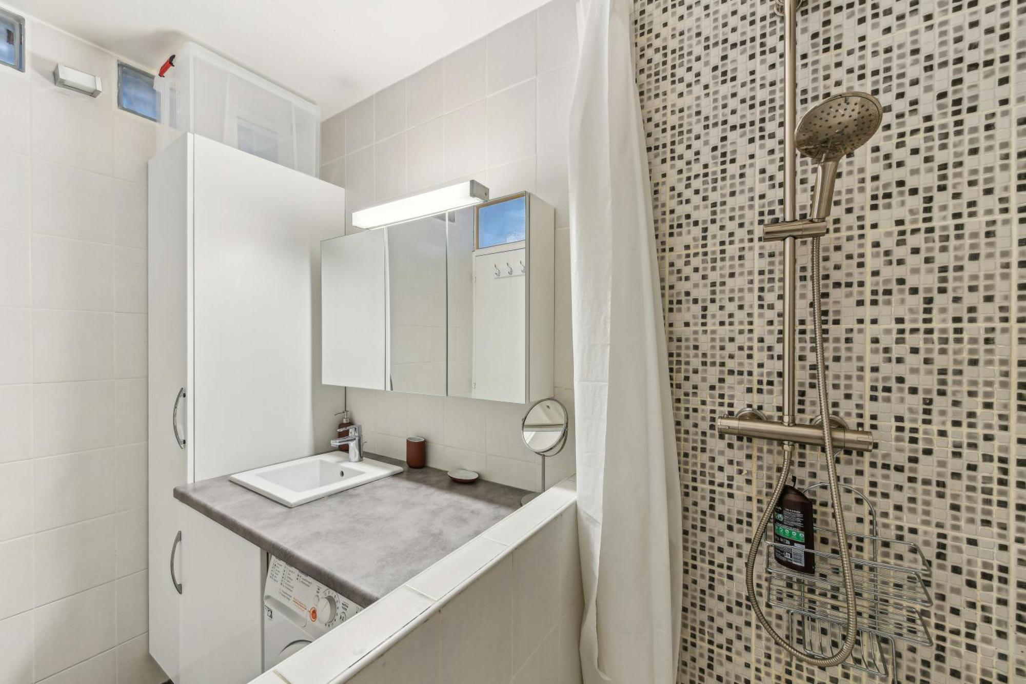 Chic And Comfortable Apart With Balcony Levallois-Perret Exteriér fotografie
